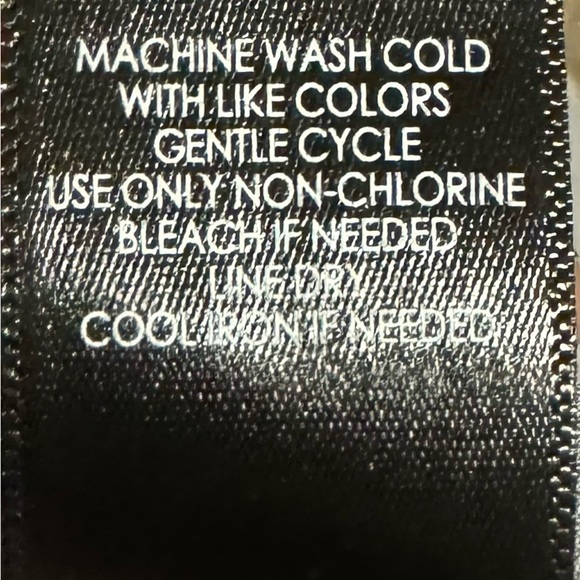 Torrid Women's Size 1 Blouse Gray Pink Yellow Floral Tab Sleeve Button Front - Picture 10 of 11